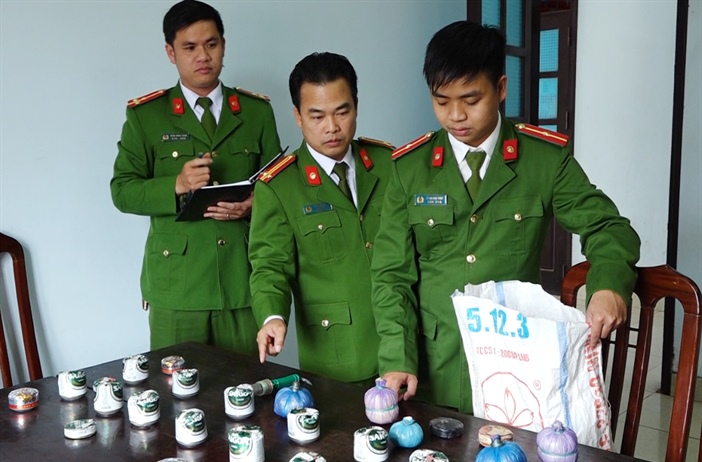 Quảng Bình: Thu giữ 50 quả mìn tự tạo ở làng biển Hải Ninh