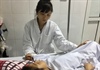 Mẹ mưu sinh ở Hà Nội, con bại não ở nhà bị chó cắn thương tâm