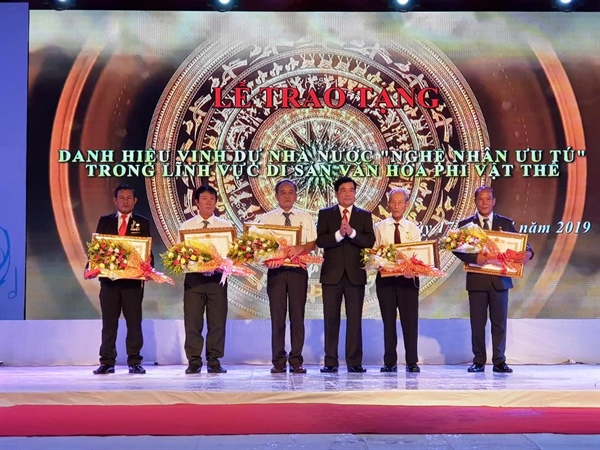 Kiên Giang trao danh hiệu cho 5 nghệ nhân ưu tú đầu tiên