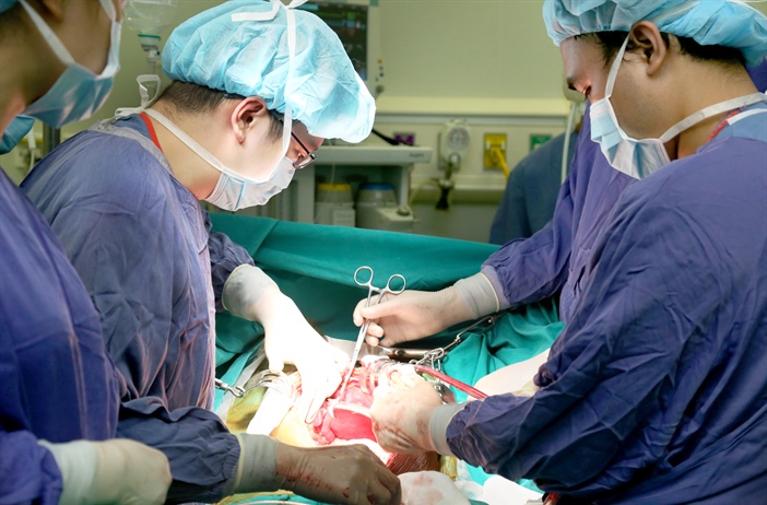 Bệnh viện Việt Đức: Ca ghép phổi thứ hai và 15 ca ghép tạng trong tuần