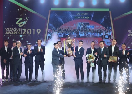 Quang Hải đoạt danh hiệu “Cầu thủ xuất sắc nhất” V.League 2019