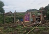 Quảng Bình: Lốc xoáy ở xã biên giới làm 2 người bị thương, nhiều nhà tốc mái