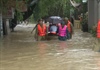 Thừa Thiên Huế: Lũ lên nhanh, nhiều địa phương chìm trong nước, giao thông tê liệt