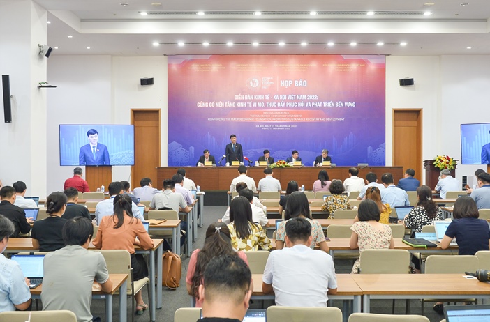 Diễn đàn kinh tế - xã hội Việt Nam 2022: Củng cố nền tảng kinh tế vĩ...
