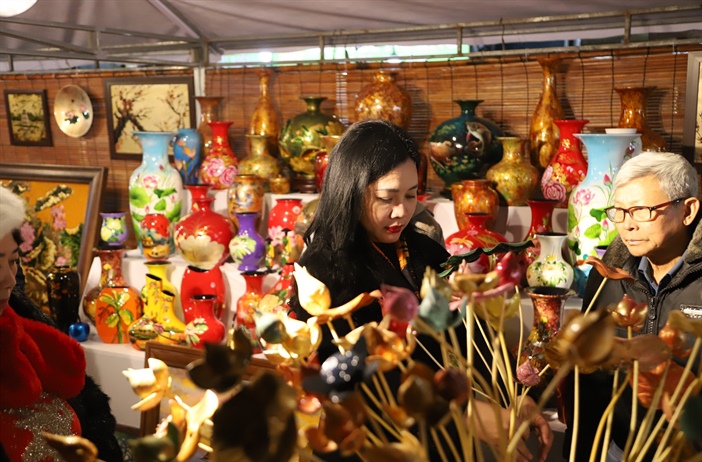 Hà Nội khai mạc chợ hoa Tết truyền thống phố Hàng Lược