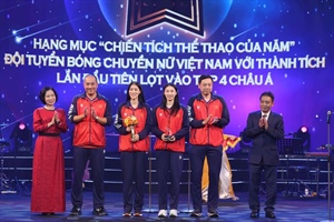 Đội tuyển Bóng chuyền nữ VN nhận Giải Cống hiến 2024